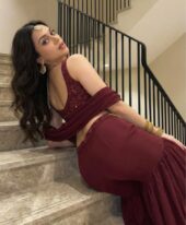 Ishani +971568641691